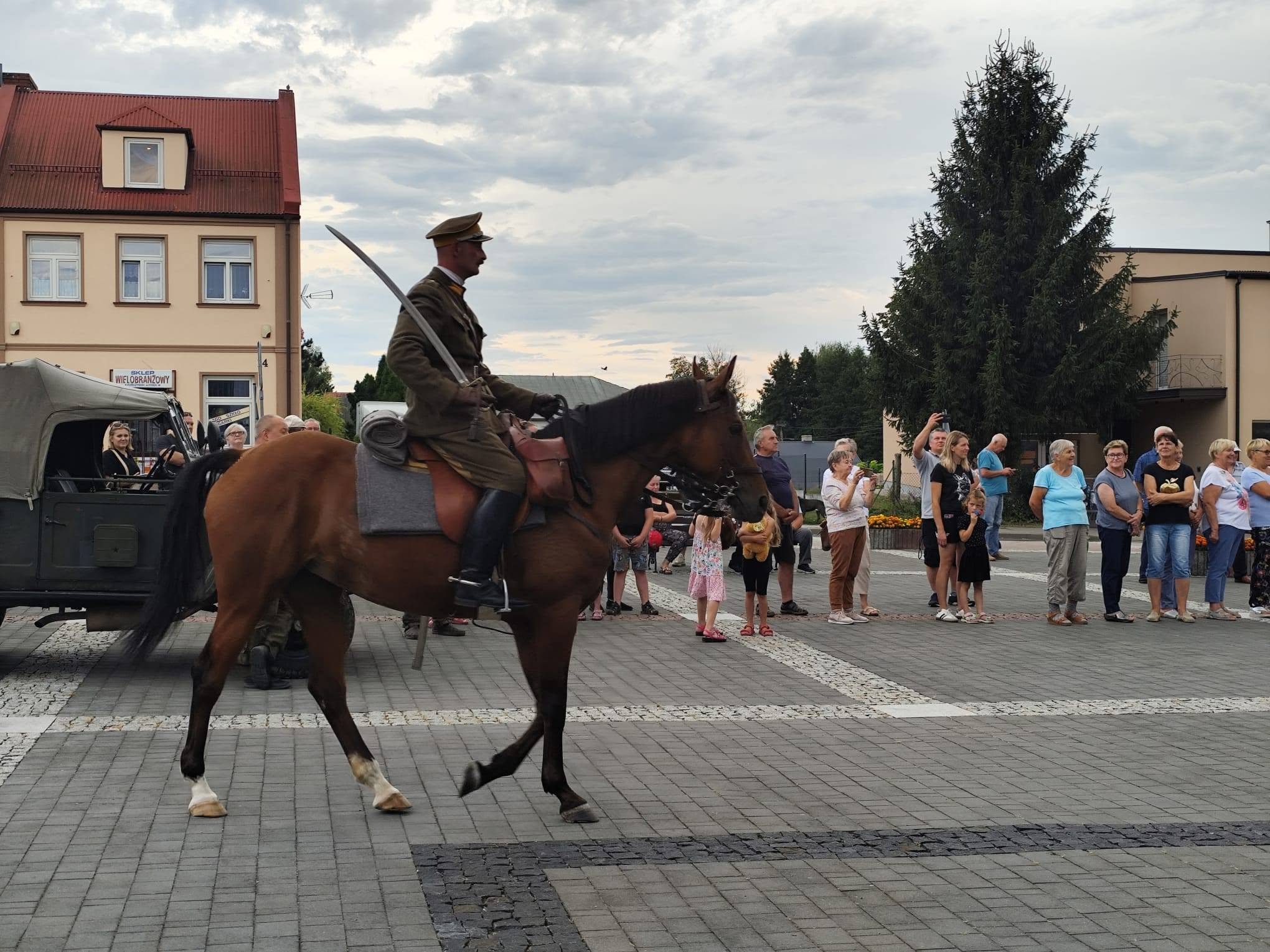 Przejazd kawalerzystów przez Wojsławice